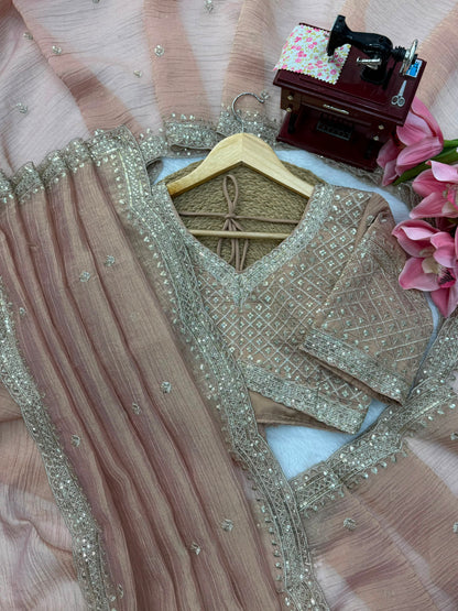 DESIGNER SAREE – ELEGANCE REDEFINED ✨ FALL IN LOVE WITH THIS STUNNING SAREE IN AN EYE-CATCHING SHADE, CRAFTED WITH FINESSE AND RICH DETAILING. A PERFECT BLEND OF GRACE AND GLAM! WHOLESALE GEELAN FASHION SURAT