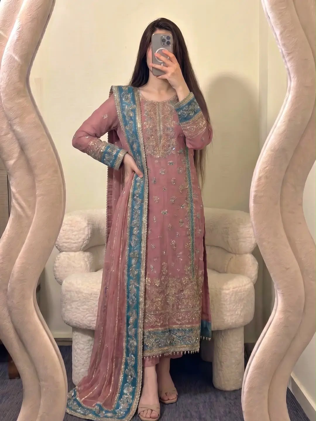 WOMEN’S ETHNIC WEAR WHOLESALE GEELAN FASHION SURAT