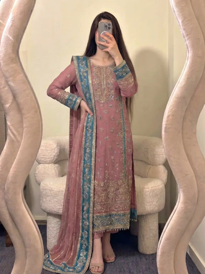 WOMEN’S ETHNIC WEAR WHOLESALE GEELAN FASHION SURAT