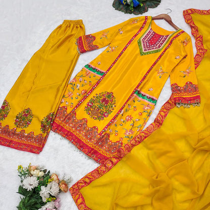BRING ELEGANCE TO YOUR WARDROBE WITH THIS BEAUTIFULLY DESIGNED *DIGITAL PRINT SET WITH REAL MIRROR WORK* – PERFECT FOR EVERY OCCASION WHERE YOU WANT TO SHINE EFFORTLESSLY! 💃💫 WHOLESALE GEELAN FASHION SURAT
