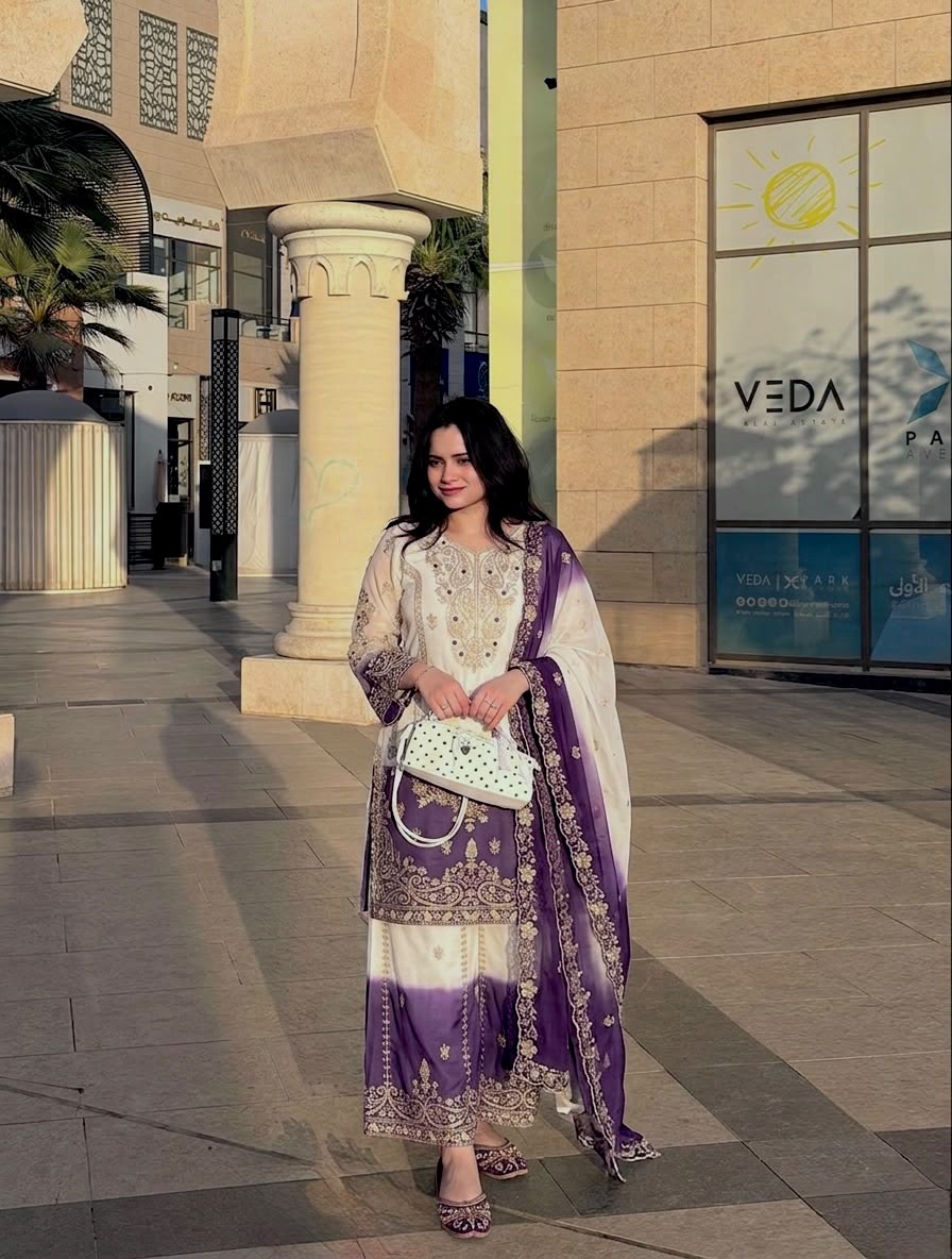 ĐĚSIGNER PARTY WEAR LOOK PUR HEAVY DUAL TONE PEDING STAR GEORGETTE TOP PLAZZO & DUPATTA SET WHOLESALE GEELAN FASHION SURAT