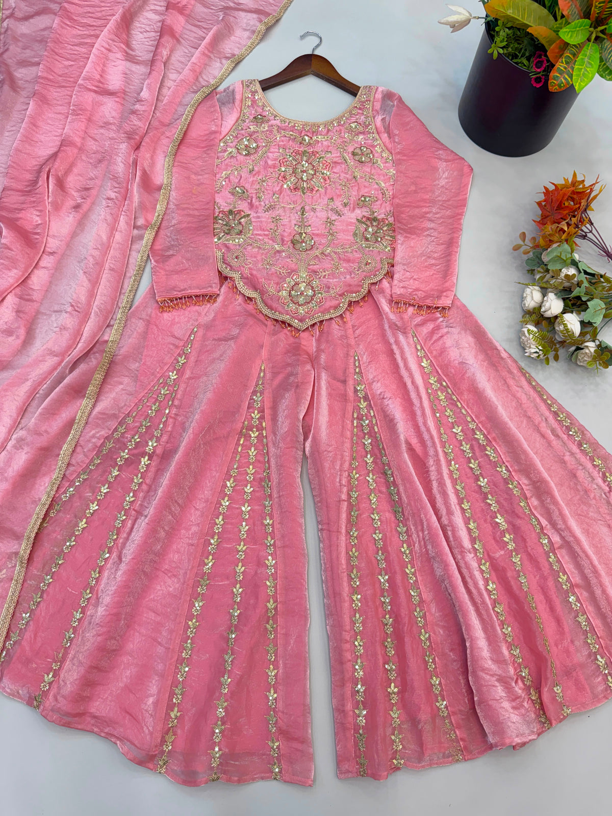 WOMEN’S ETHNIC WEAR WHOLESALE GEELAN FASHION SURAT