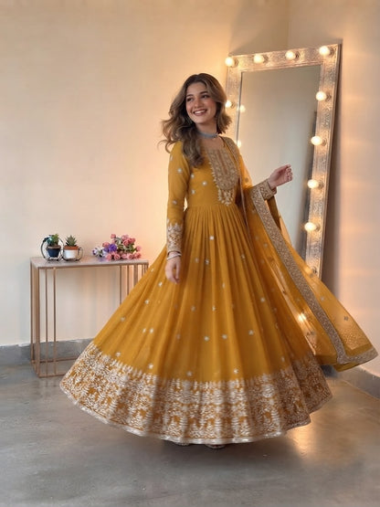 WOMEN’S ETHNIC WEAR WHOLESALE GEELAN FASHION SURAT