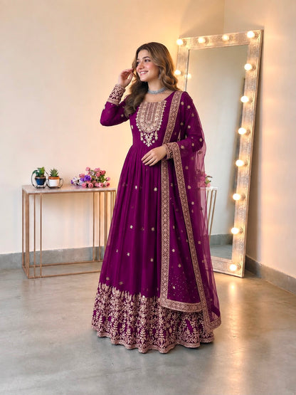 WOMEN’S ETHNIC WEAR WHOLESALE GEELAN FASHION SURAT