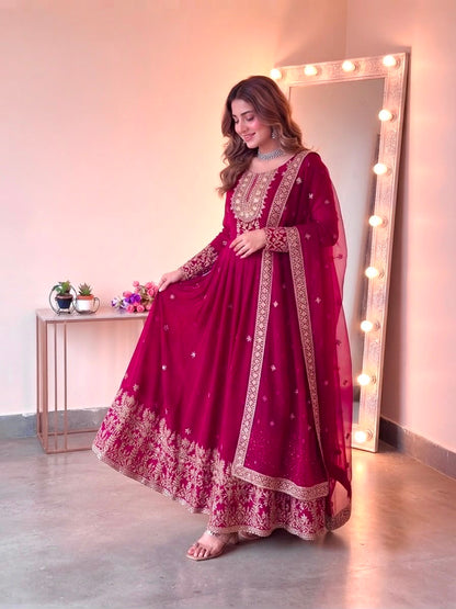 WOMEN’S ETHNIC WEAR WHOLESALE GEELAN FASHION SURAT