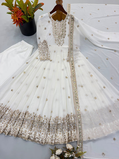 WOMEN’S ETHNIC WEAR WHOLESALE GEELAN FASHION SURAT