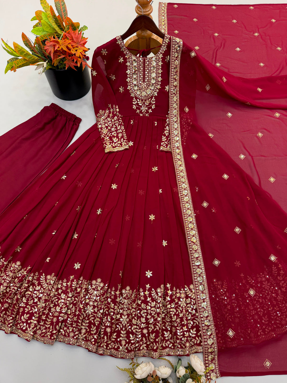 WOMEN’S ETHNIC WEAR WHOLESALE GEELAN FASHION SURAT