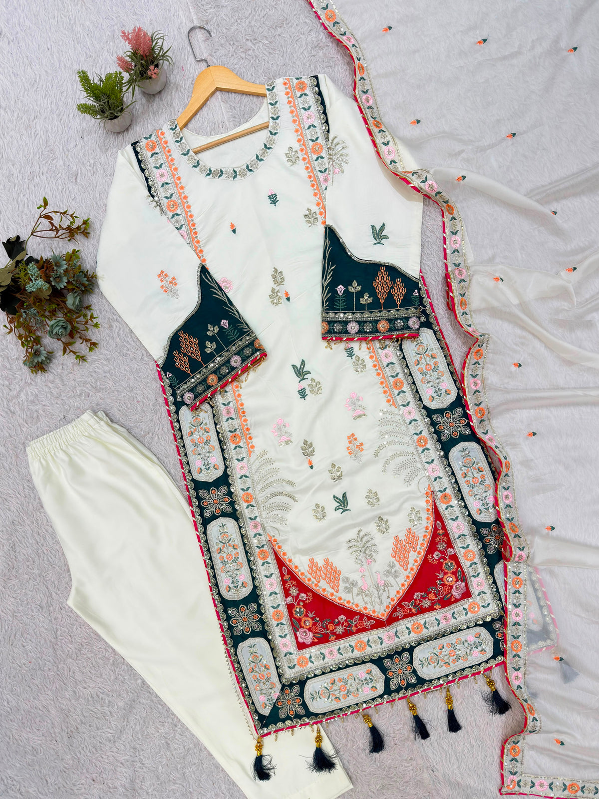 THIS FESTIVAL SEASON WEAR OUR BEAUTIFUL KAFTAAN WITH PANT AND DUPATTA WITH SEQUENCE EMBROIDERED AND APPLIQUE WORKED WHOLESALE GEELAN FASHION SURAT