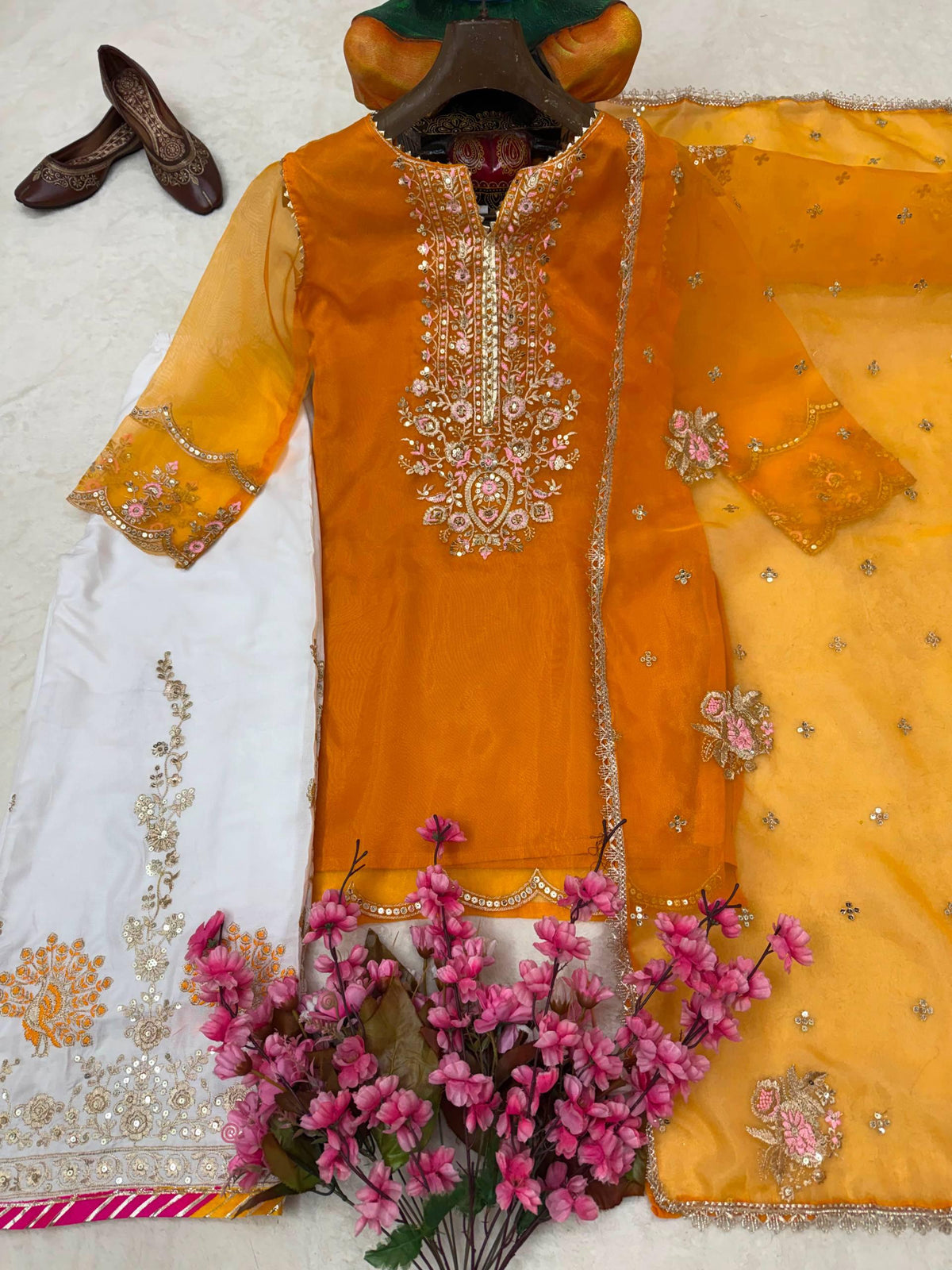 ENHANCE THE BEAUTY OF YOUR WARDROBE WITH THIS NEWLY LAUNCHED KURTI , PLAZZO & DUPATTA SET WHOLESALE GEELAN FASHION SURAT