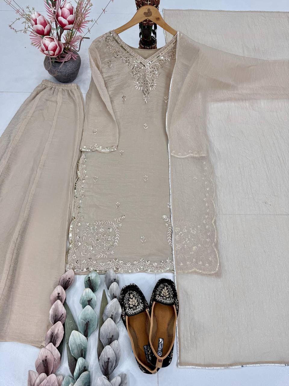 DESIGNER EID SPECIAL PARTY WEAR DESIGNER 3 PIS SUIT COLLECTION WHOLESALE GEELAN FASHION SURAT