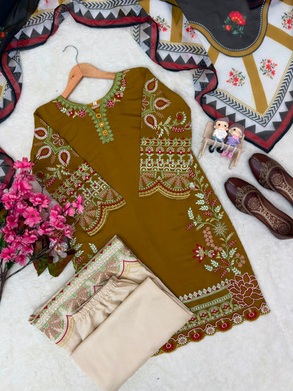 ENHANCE THE BEAUTY OF YOUR WARDROBE WITH THIS NEWLY LAUNCHED KURTI & PLAZZO SET💐 WHOLESALE GEELAN FASHION SURAT